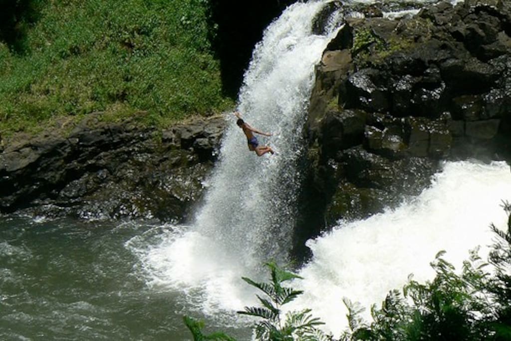 Le Uaina Waterfall