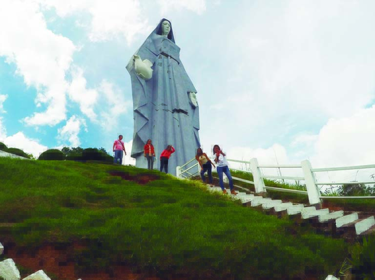 Monumento a la Virgen de la Paz