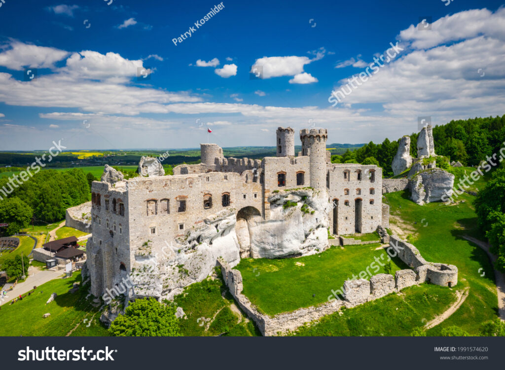 Ogrodzieniec Castle