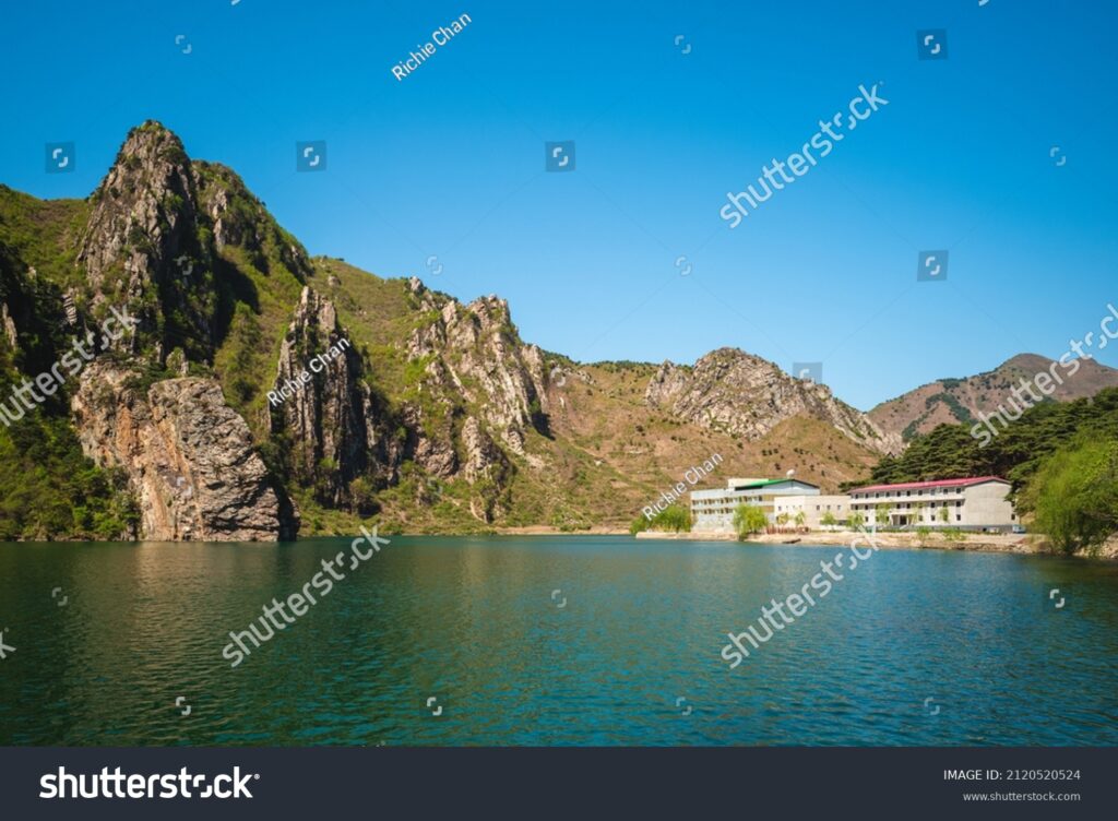 Sinpyong Lake