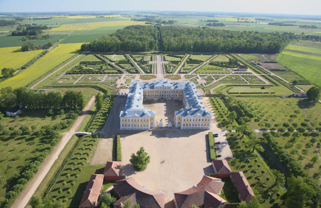 Rundale Palace - Awe-inspiring Places